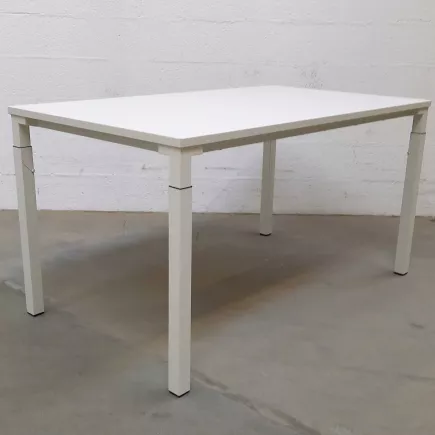 STEELCASE│Bureau droit télescopique L 140 modèle Kalidro