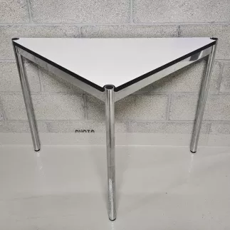 USM HALLER│Table triangle L 75│Gris perle