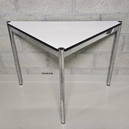 USM HALLER│Table triangle L 75│Gris perle