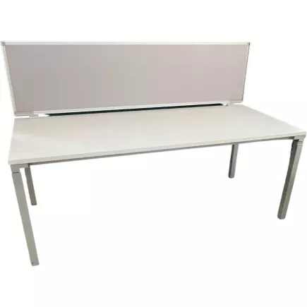 STEELCASE│Bureau droit Hauteur réglable L 180 + cloison gris clair│Modèle Kalidro│Blanc/Gris alu/Gris clair