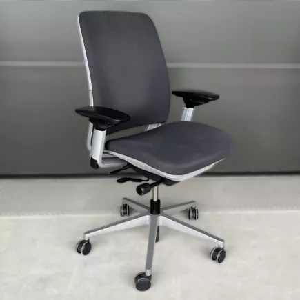 STEELCASE│Modèle AMIA - Siège de travail ergonomique avec accoudoirs│Gris anthracite / Gris alu