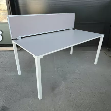 STEELCASE│KALIDRO Bureau droit L 160 Pieds Fixe + Cloison│Blanc/Blanc