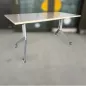 HAWORTH│Table abattante 140x70│Erable blanc/Gris alu HAWORTH│Table abattante 140x70│Erable blanc/Gris alu