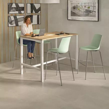 ARA│Tabouret Haut avec dossier