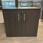 HARMO│Armoire Hauteur de bureau L 80 x p 46 x H 72 cm - Portes battantes│Ebène Ash /Gris alu HARMO│Armoire Hauteur de bureau L 80 x p 46 x H 72 cm - Portes battantes│Ebène Ash /Gris alu