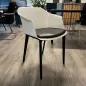 SCOTT│Fauteuil sur 4 pieds polypropylène noir - avec placet similicuir│Blanc/Noir SCOTT│Fauteuil sur 4 pieds polypropylène noir - avec placet similicuir│Blanc/Noir