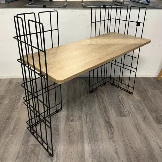 WIRE│Bureau droit végétalisable L 123 x P 51.5 cm│Chêne Nebraska / Noir