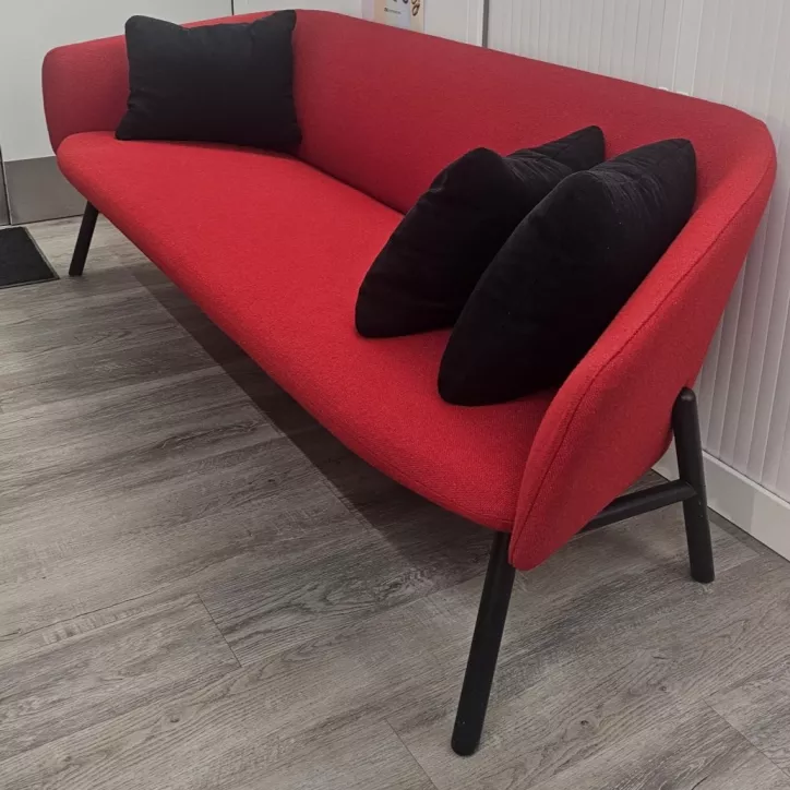 KRISTALIA│Canapé 3 places │Tissu rouge + 3 coussins