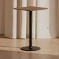 CHILL│Table haute carrée cintrée - plateau en matériaux recyclés H102,7 cm │Coloris unicolore à choix