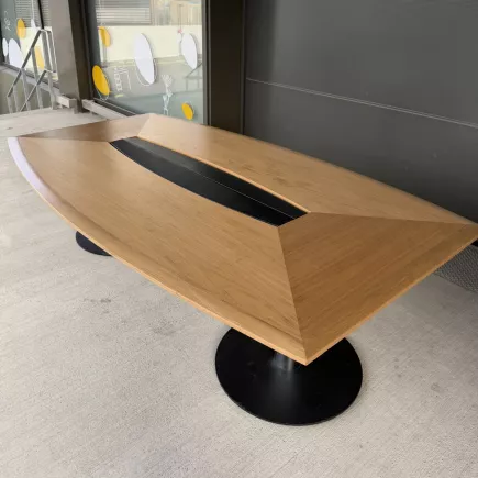 SITAG ASCENT MEETING│Designer Uli Witzig│Table de réunions 6-8 personnes │L240 x P130 cm│placage bois Hêtre huilé/Noir