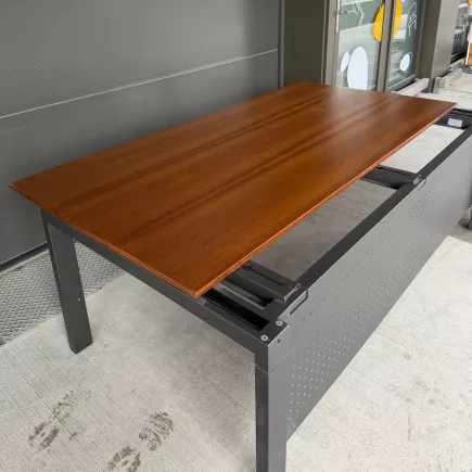 BIGLA │Bureau droit réglable avec voile de fond│L180 x P90 cm│Noyer/Noir